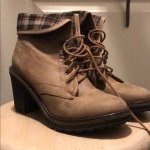 Combat heels
